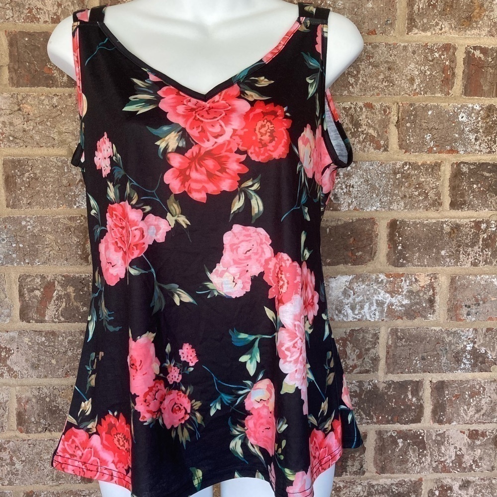 NWT Pinkmilly  Top size small floral